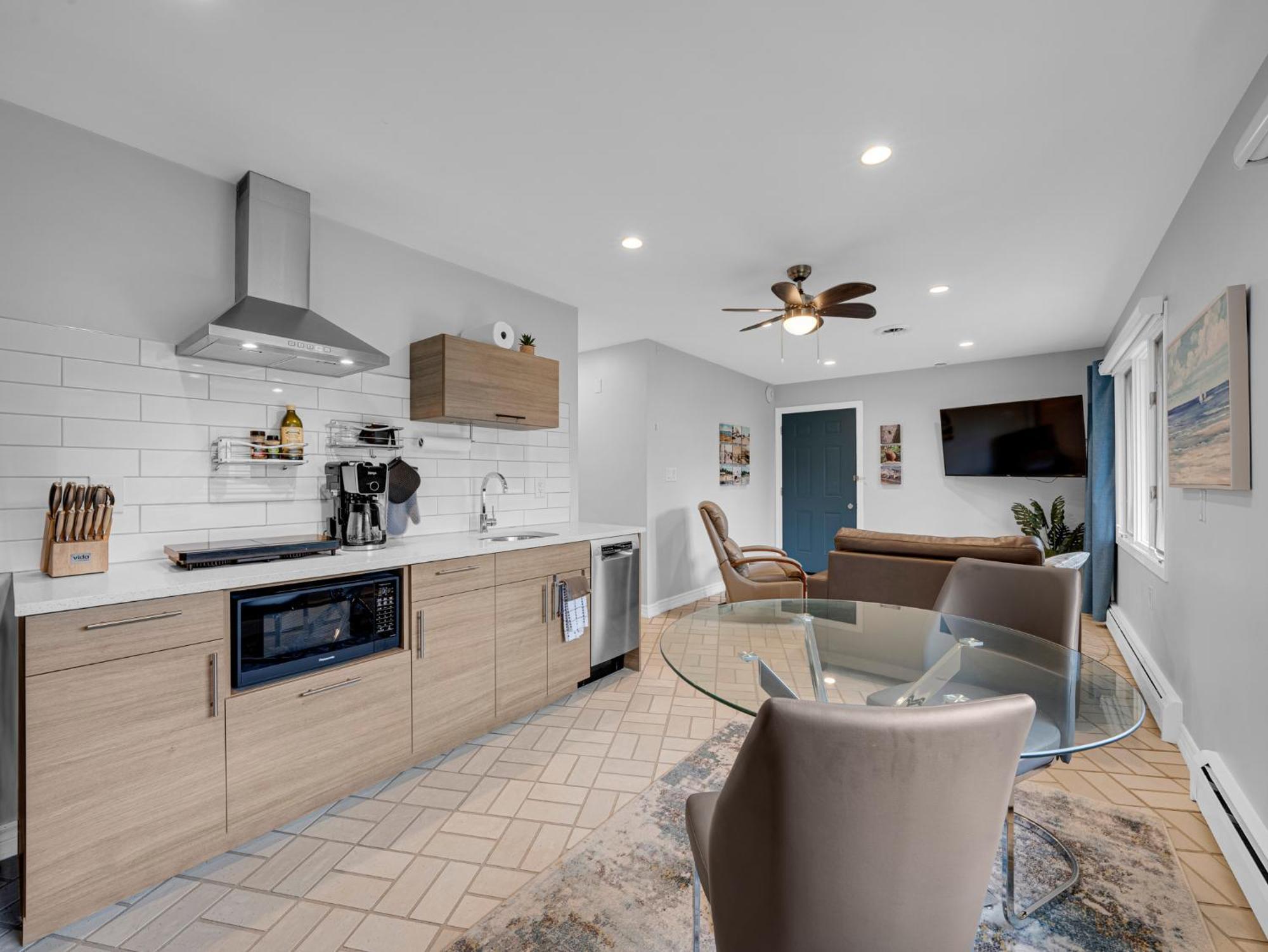 Coastal Suite #1 Cozy Suite #2 - Seacliff Beach Suites Leamington Exteriör bild