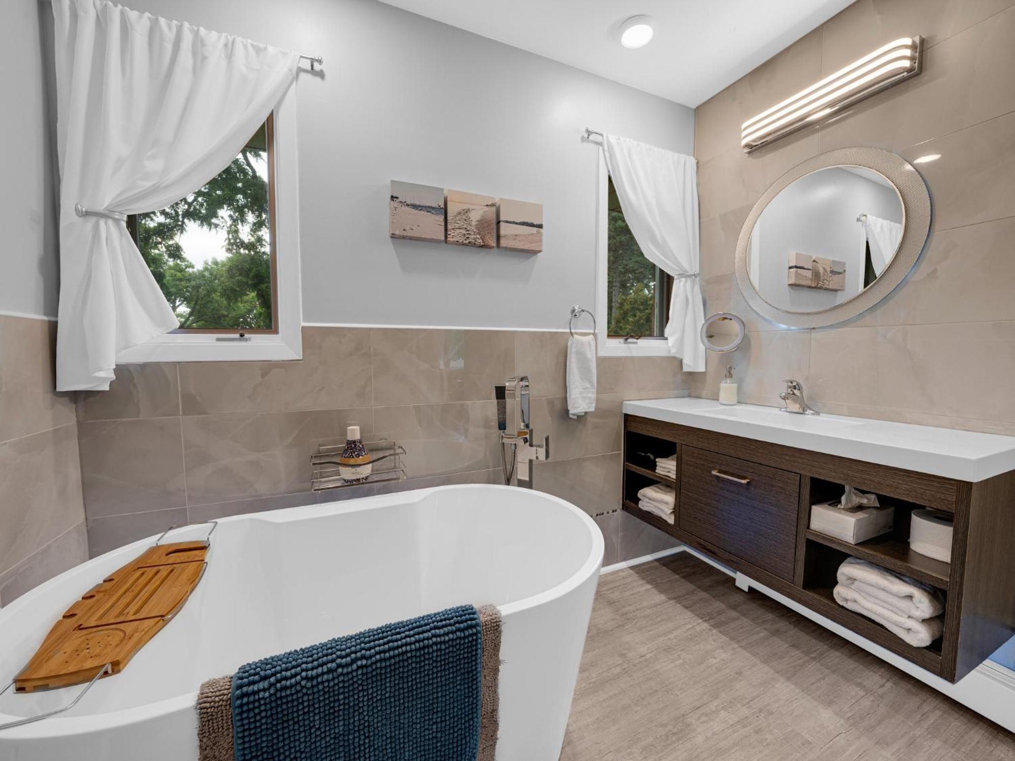 Coastal Suite #1 Cozy Suite #2 - Seacliff Beach Suites Leamington Exteriör bild