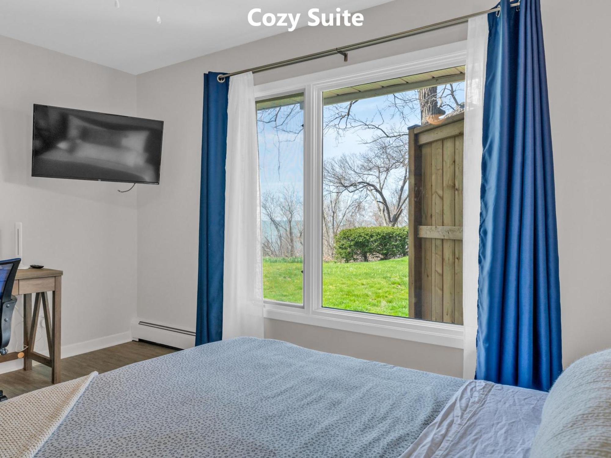Coastal Suite #1 Cozy Suite #2 - Seacliff Beach Suites Leamington Exteriör bild